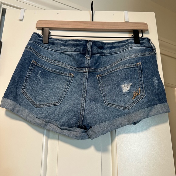 Express Size 2 Distressed Jean Shorts (Like New!) - Picture 2 of 4